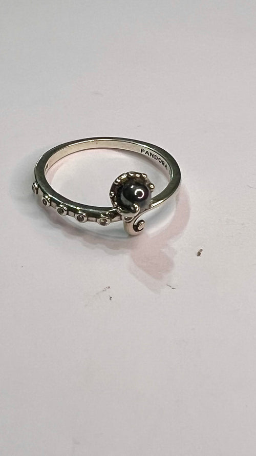 Anillo de plata piedra triangular