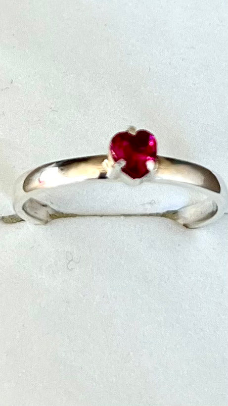 Anillo de Plata Piedra Rubi